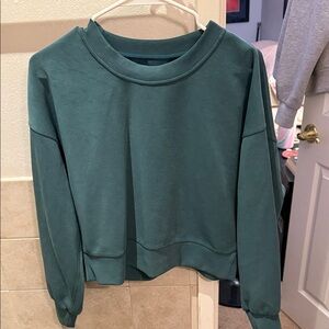 Lululemon softstreme perfectly oversized cropped crew dark green size 4